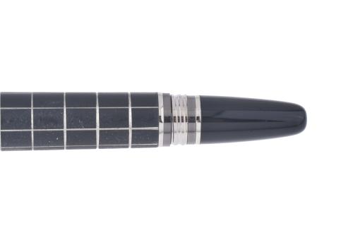 MONTBLANC.  Bolígrafo modelo "Starwalker". 