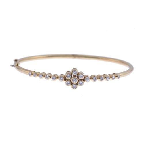 HALF SHANK RIGID BRACELET, WITH DIAMONDS