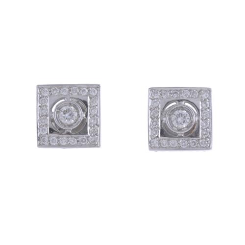  SQUARE EARRINGS WITH DIAMONDS