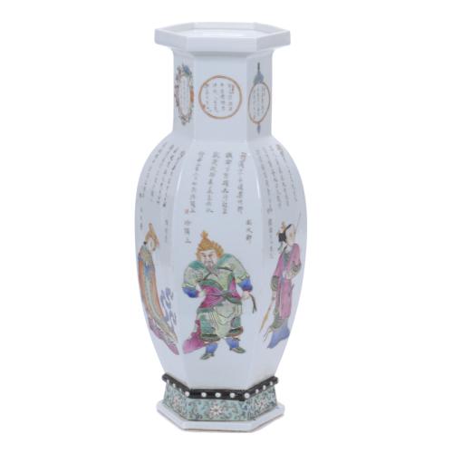 CHINESE PORCELAIN VASE, 19TH CENTURY.