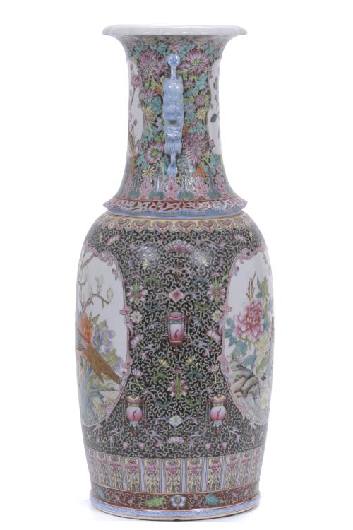 CHINESE ROSE FAMILY VASE, QING DYNASTY, 19TH CENTURY. 