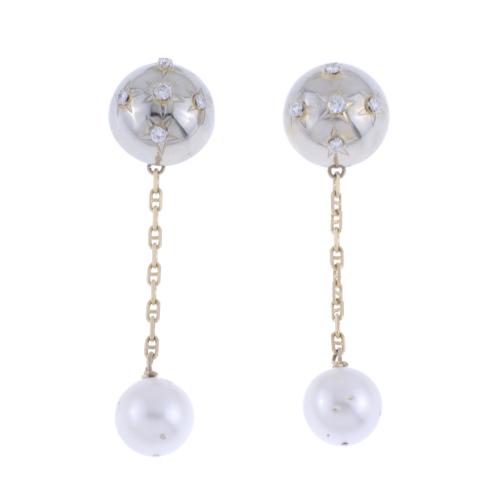 EARRINGS WITH AUSTRALIAN PEARLS AND DIAMONDS.