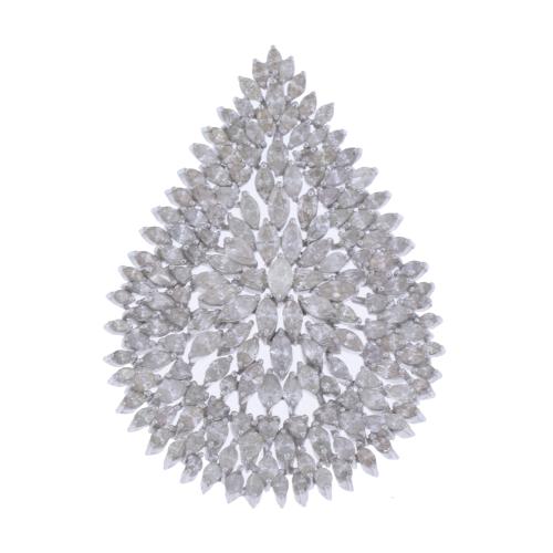 TEARDROP-SHAPED PENDANT WITH DIAMONDS