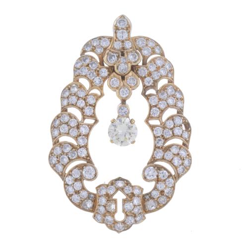 GOLD PENDANT WITH DIAMONDS
