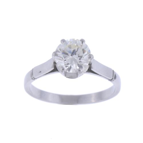 GOLD SOLITAIRE RING WITH DIAMOND