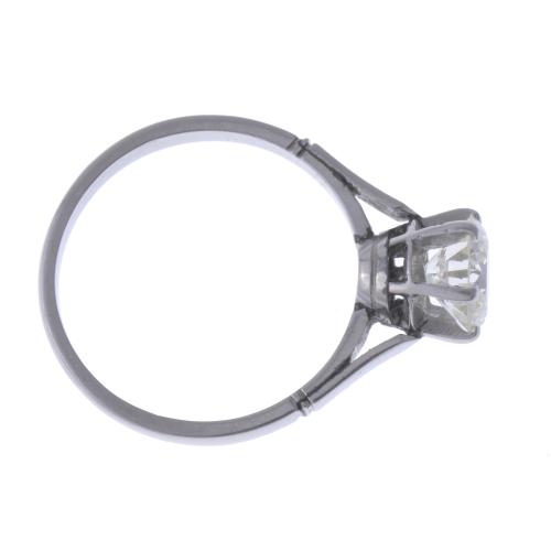 GOLD SOLITAIRE RING WITH DIAMOND