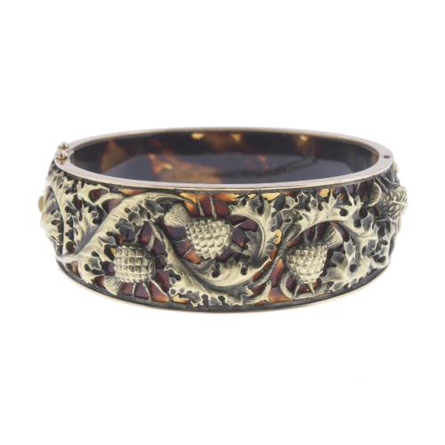 HALF SHANK GOLD AND TORTOISESHELL BRACELET, CIRCA 1925