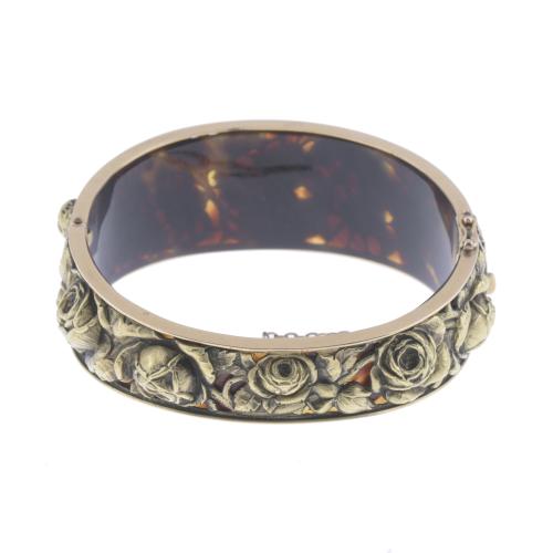 HALF SHANK GOLD AND TORTOISESHELL BRACELET, CIRCA 1925