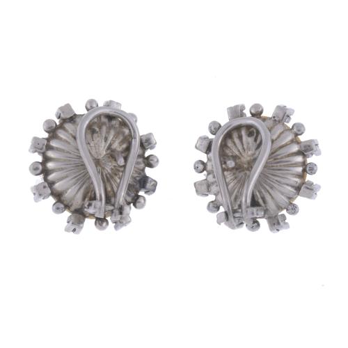 EARRINGS WITH MABÉ PEARL AND DIAMONDS