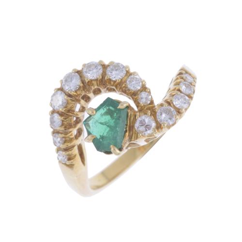 EMERALD AND DIAMONDS RING