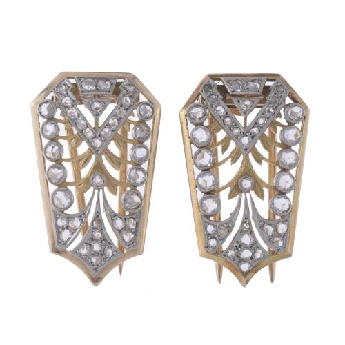 PAIR OF LAPEL BROOCHES IN GOLD AND DIAMONDS