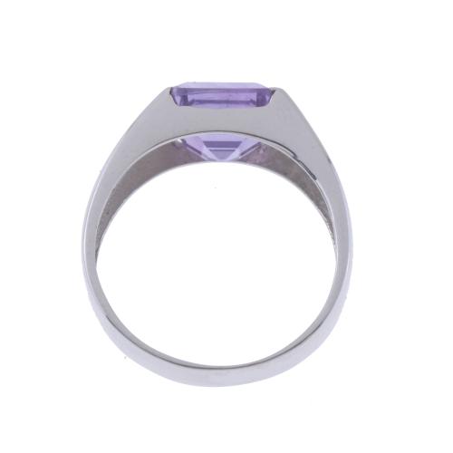 SIGNET RING WITH AMETHYST