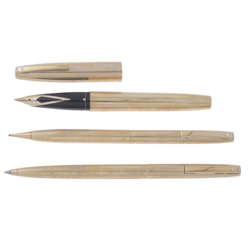 SHEAFFER PEN, PENCIL AND FOUNTAIN PEN SET.