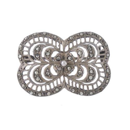 MODERNIST SILVER BROOCH.