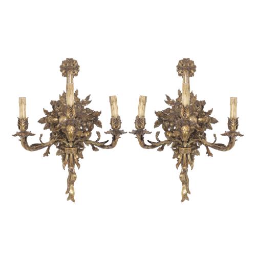PAIR OF NAPOLEON III WALL LAMPS, LATE 19TH CENTURY.