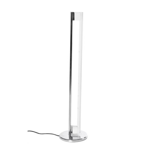 SIGUIENDO MODELOS DE EILEEN GRAY (1878 - 1976).  Lámpara de pie modelo "Tube Light", diseño de 1927.