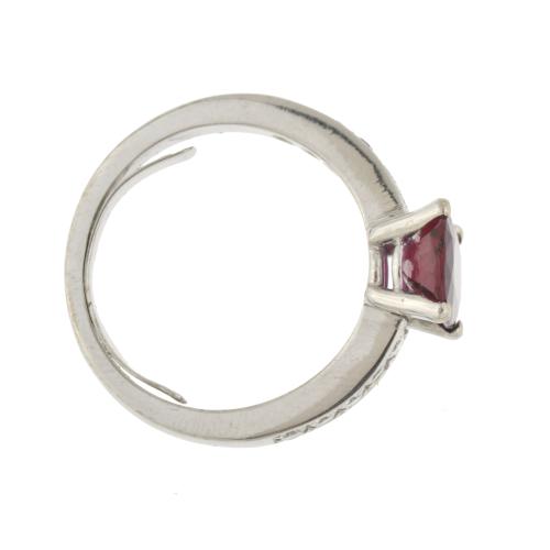 Ring with ruby and diamonds.
