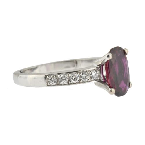 Ring with ruby and diamonds.