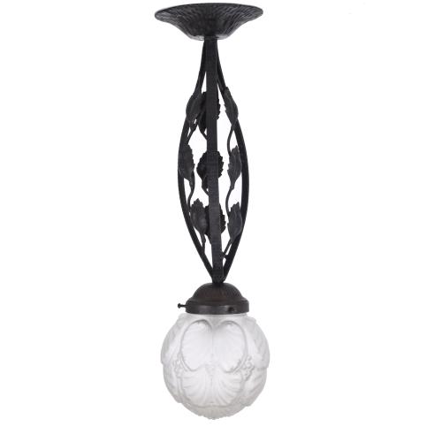 ATTRIBUTED TO CHERRIER AND BESNUS. Art Decó ceiling lamp, circa 1925 - 1935.