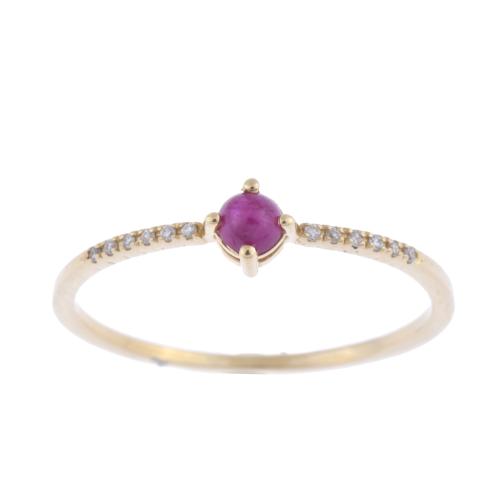 Sortija con rubí y diamantes.