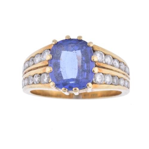 Tanzanite and diamonds ring.