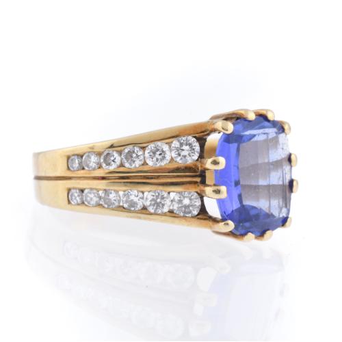 Tanzanite and diamonds ring.