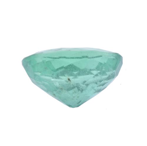 Unmounted oval cut emerald of 3 ct.