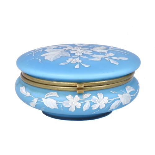 English opaline box, 20th century.