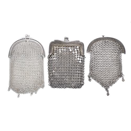 Lot of three small silver mesh purses, first half of the 20th century.