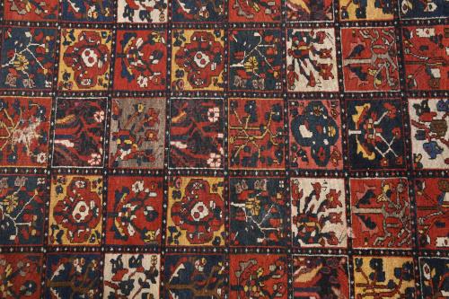 Alfombra persa Bakhtiari, pps. siglo XX. 