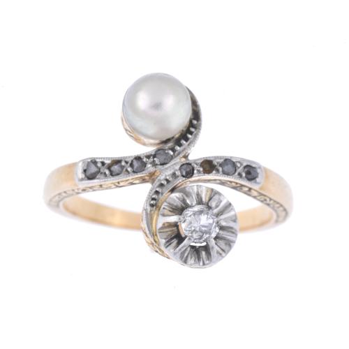 Belle Époque you and me ring with pearl and diamond.