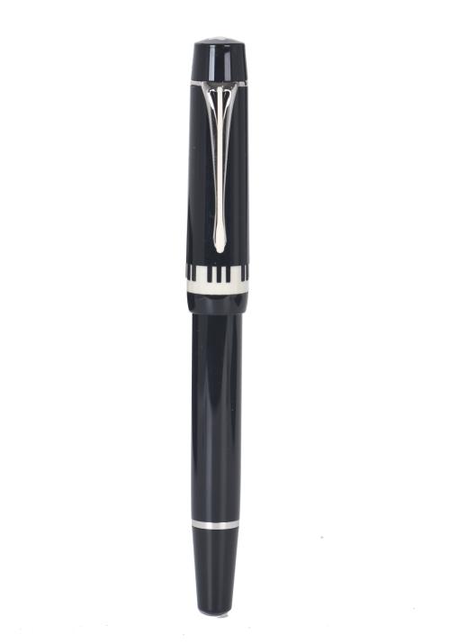 MONTBLANC. Estilográfica edición especial de Herbert Von Ka