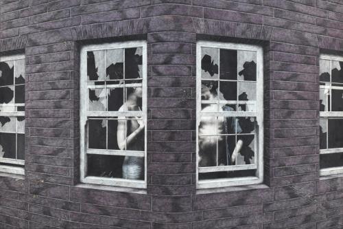 ROBERTO GONZÁLEZ FERNÁNDEZ (1948).  "Ventanas rotas y figuras".