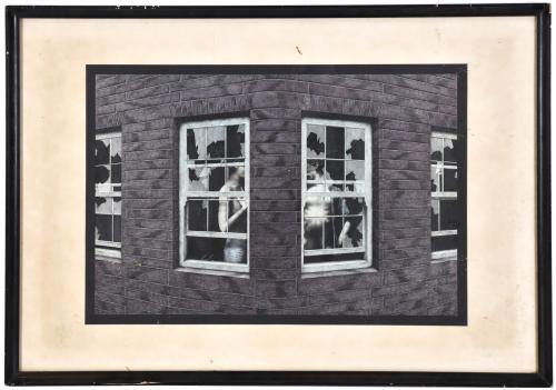 ROBERTO GONZÁLEZ FERNÁNDEZ (1948).  "Ventanas rotas y figur