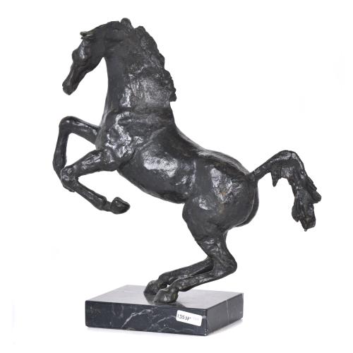 "Caballo rampante", siglo XX. 