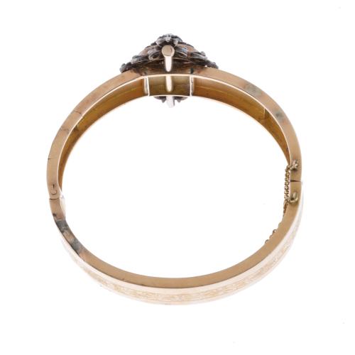 Pulsera isabelina y broche desmontable con diamantes.
