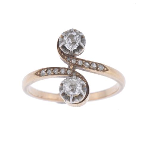 Anillo belle époque con diamantes.