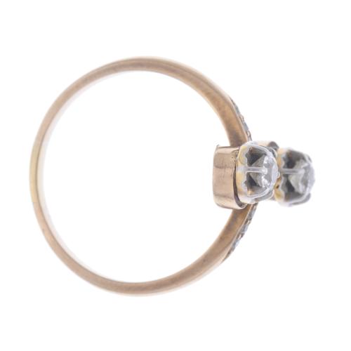 Anillo belle époque con diamantes.