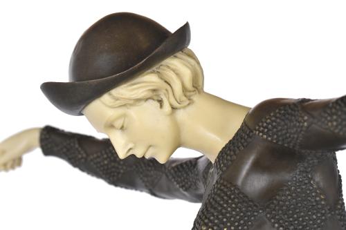 SIGUIENDO MODELOS DE DEMÉTRE CHIPARUS (1886-1947).  "Colomb