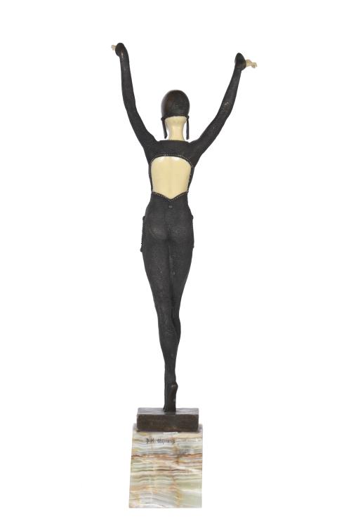 SIGUIENDO MODELOS DE DEMÉTRE CHIPARUS (1886-1947).  "Dourga