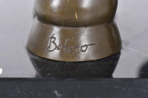 SIGUIENDO MODELOS DE FERNANDO BOTERO (1932 - 2023).  "Mujer