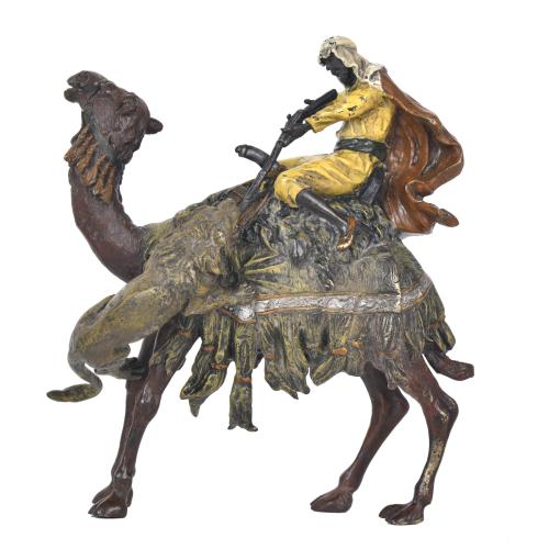 FUNDICIÓN FRANZ BERGMAN (1861 - 1936).  "Árabe cazando el león".