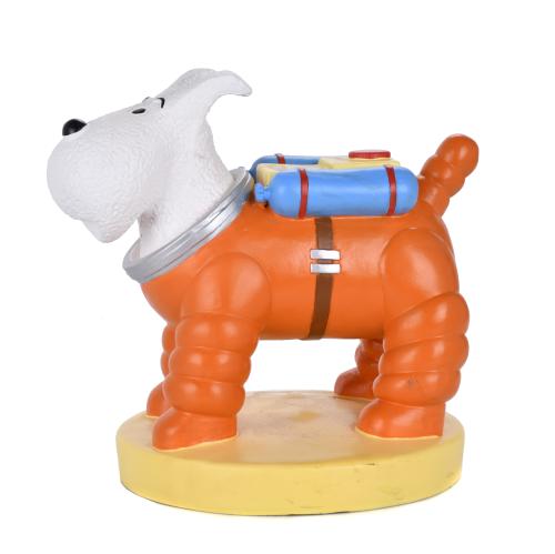 "Milú astronauta". 