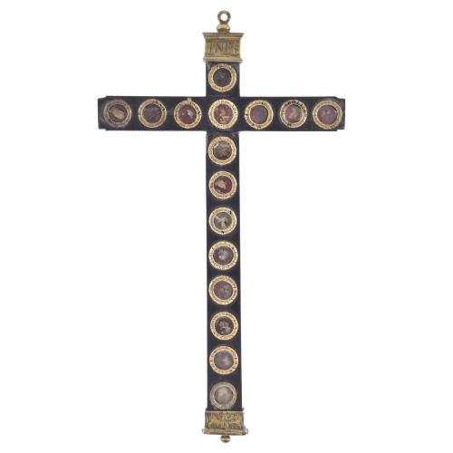 17TH CENTURY ITALIAN SCHOOL. Latin cross-shaped reliquary.