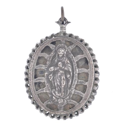 17TH CENTURY SPANISH SCHOOL. Reliquary pendant.