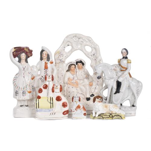 Lote de seis figuras en cerámica inglesa Staffordshire, siglo XIX. 
