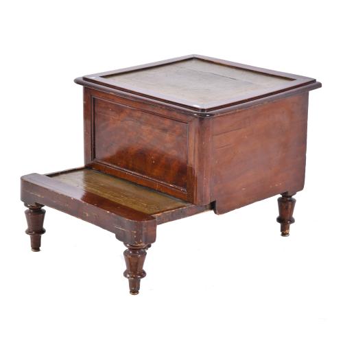 English chamber pot, late 19th century.