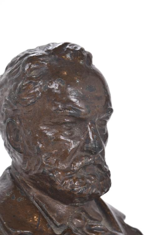 AUGUSTE BONNETAUD NADAUD (1835 - 1889). "Busto de Victor Hu