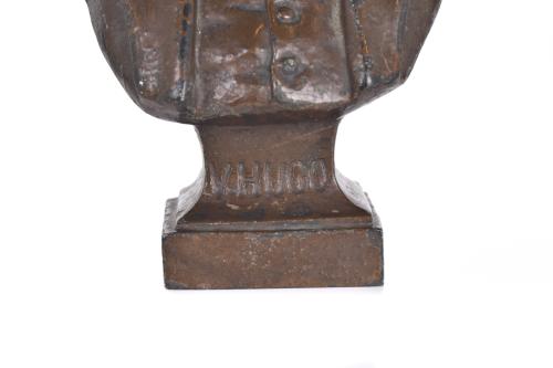 AUGUSTE BONNETAUD NADAUD (1835 - 1889). "Busto de Victor Hu