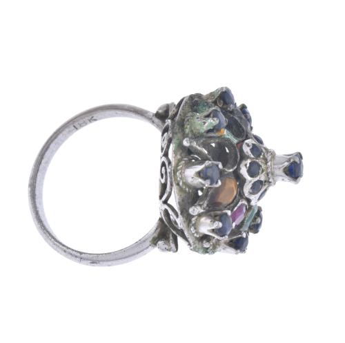Anillo con piedras semipreciosas de colores. Estilo Thai pr